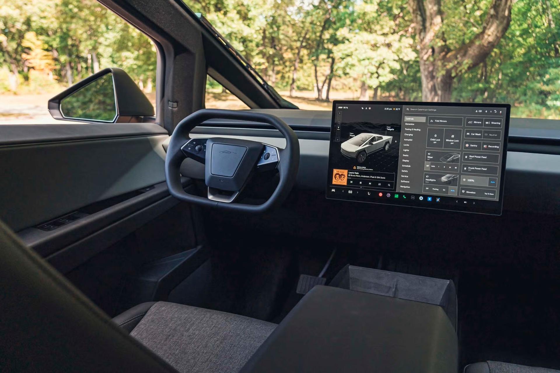 2025 Tesla  Cybertruck thumbnail 2